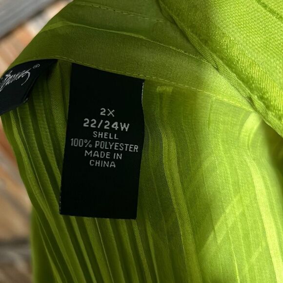 Maggie Barnes woman blouse top green pleated semi-sheer plus 2X FIRM on PRICE - Picture 5 of 5